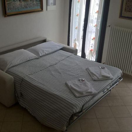 Casa Cuore - Love Pets - Fronte Ospedale Sacro Cuore Negrar Kültér fotó